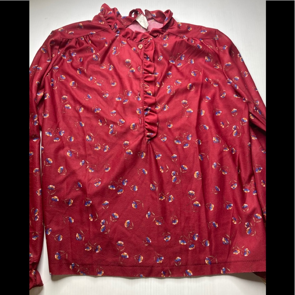 Vintage women’s polyester blouse
